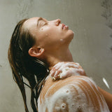 Black rose & Oud caring shower gel