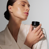 Pielęgnujący rozświetlacz CRÈME GLOW