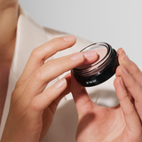 Pielęgnujący rozświetlacz CRÈME GLOW