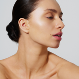 Pielęgnujący rozświetlacz CRÈME GLOW